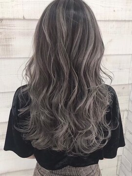 キラ 原宿(KILLA) シルバーアッシュバレイヤージュ