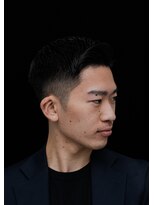 ウェルネス(Wellness)&nbsp;フェードサイドパートニュアンスマッシュかき上げヘア1