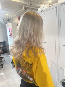 ピヨン 心斎橋(piLLon) 大人かわいい ネビージュ ホワイトグレージュ こなれミディ