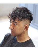 ハングアウト(Hangout)&nbsp;バーバースタイル/フェードカット/スペインカール/刈り上げ