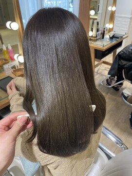 ネオリーブ チロル 横浜西口店(Neolive CiroL.) 柔らかオリーブベージュ 艶髪