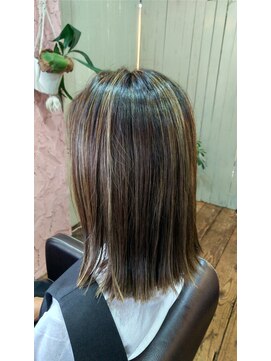 ロッソバイアルター 鎌取(ROSSO by aL-ter) マチルダボブ/ピンクベージュ/インナーグレージュ 石橋奈津子