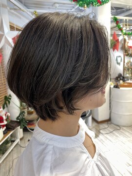 フラバー(flover) えり足束感ショート/ボブ20代30代40代/小山/表参道/宇都宮/結城