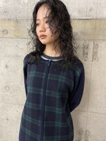 ヨロヘアー(YOLO hair) 顔まわりレイヤー×スパイラルパーマ