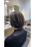 白髪ぼかし×レイヤーボブ