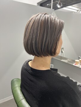 ヴォレ(voler) 白髪ぼかし/アンブレラカラー/ブリーチ