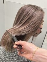 ジルブラン 横浜関内(JIL BLAN)&nbsp;ミルクティーベージュ白髪ぼかしハイライトダブルカラーブリーチ