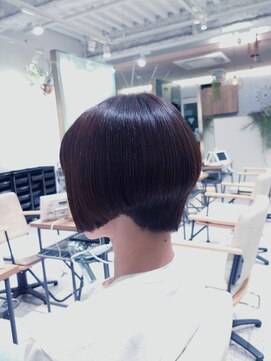 ゼストララ(ZEST Lara) ショートボブ