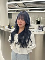 シイム(CYM)&nbsp;透明感ネイビーアッシュ/レイヤーカット/顔まわりカット