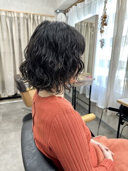 ユニル(unir)の写真/一人一人に合わせたパーマが人気の≪unir≫ショートでもロングでも高いデザイン性のパーマお任せください◎