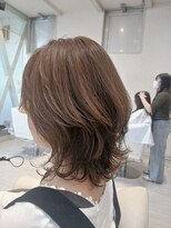 デイジー(Daisy) 20代30代40代大人ミディアムレイヤーくびれ髪質改善ベージュ艶
