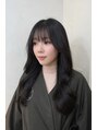 ジョイイチハチナナインユイル(JOY187 in YU1L)&nbsp;韓国レイヤーカット。巻き髪でフワッと動きのでやすいスタイル♪