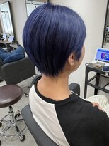 アグ ヘアー セントラル 本厚木店(Agu hair central)&nbsp;鮮やかブルーのコンパクトショート