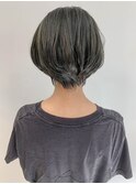 short(ショートボブ、オリーブグレー、マット)