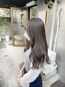 ネイヴィル(navile) 職場で褒められるシアーベージュ