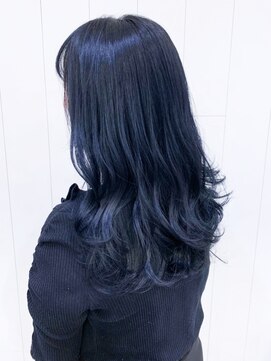 アイティーバイアルバム 松戸店(IT by ALBUM) レイヤーブルーブラック_くびれヘアビタミンカラー_ba330851