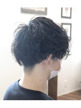 ウィスカーヘアー(whisker hair) マッシュツイストスパイラル