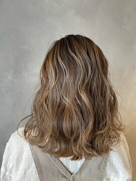 エスケープ トゥ ボナ(ESCAPE to bona.) 似合わせカット・カラー#ライトベージュ1