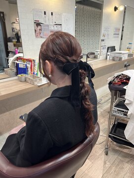 コワファーストナガサキシャンプーボーイ(COIFF1RST NAGASAKI SHAMPOO BOY) 編みおろしアレンジ