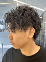 ウィル バイ ブラウン(Vir by Brown) ツイストスパイラルパーマ/センターパート/刈り上げ