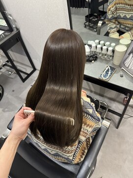 トイロ(toiro.) 赤みが気になる人に！オリーブカラー！