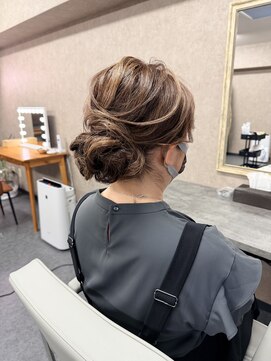 エニル(ENYL) 上品なスジ系アレンジシニヨンスタイル