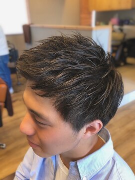 アンプヘア(amphair) ツーブロ無し！前髪かきあげショート