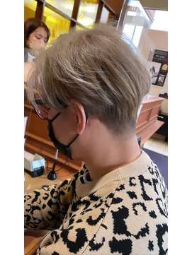 美容室エクストラアーツジャパン(X ARTS JAPAN) ハイトーンマッシュ/ホワイトベージュ