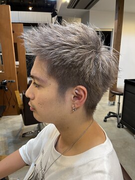 モエバイアリア(Moe by aria) ホワイト系カラー