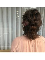 メルク(merc.)&nbsp;【merc.加岳井】ハーフアップアレンジ