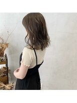 ミント(mint)&nbsp;オリーブグレージュで透明感！くすみ顔◎