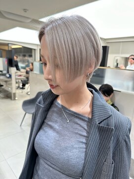 ピークアブー ワン(PEEK-A-BOO ONE) ハンサムショート#ショートカット#ハイトーンショート