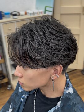 メルシー トータル ブランディング サロン(merci TOTAL BRANDING SALON) メンズフェザーパーマ 刈り上げセンターパートフェザーショート