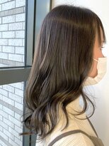 カミエ(kamie)&nbsp;ツヤ感溢れるブラウンロング×大人っぽい透け感