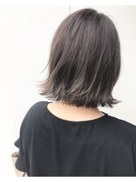 切りっぱなしボブ×グレージュ