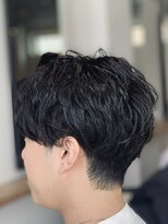 アンヒュッテ(ANHUTTE) 30代メンズのクセの活かし方