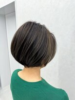 ポノ(Pono) 美シルエット大人ショートボブ白髪ぼかしハイライト白髪染め