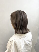 マスカリ(muscali)&nbsp;#イメチェン#外ハネボブ#丸型#ホワイトグレージュ#ミニウルフa35