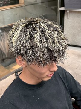 イーラ(era) メッシュツイスパパーマ/メンズ/刈り上げ/眉毛/ツイスト