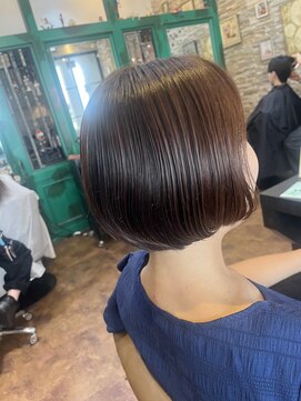 ヘアーラウンジ アンフィ 井土ヶ谷(Hair Lounge Anphi) 艶ボブ