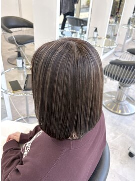 細めハイライト×ボブ