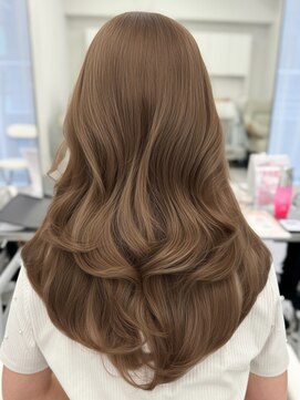 アマトウキョウスマートサロン(AMA TOKYO×Smart Salon) ヘーゼルベージュ　ブリーチなし　レイヤーカット　海外風