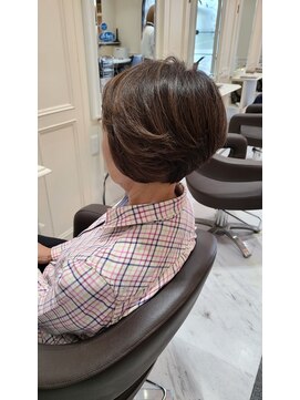 サロンドウィズ 本店 本八幡(Salon de With) 春風ショート