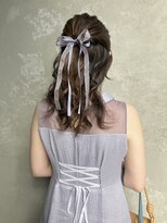 コトナ(kotona)&nbsp;【リボンハーフアップお呼ばれヘア】結婚式ヘアシニヨンカチモリ