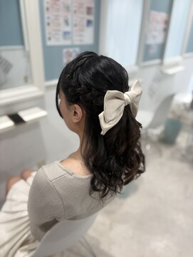 ホワイト(White) 編み込みハーフアップ