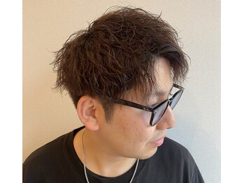 エン(EN)の写真/【バーバー/駐車場あり】経験豊富なスタイリストが扱いやすい清潔感ある好印象スタイルを提案◇瓢箪山