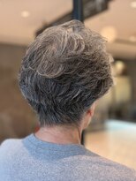 サロンイクエヤマザキ 文京(SALON IKUE YAMAZAKI)&nbsp;大人ショートカット グレイヘアパーマで毛流れとボリューム感UP