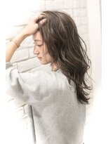 リル(Lilou) Lilou アッシュブラウン大人可愛い小顔ロング