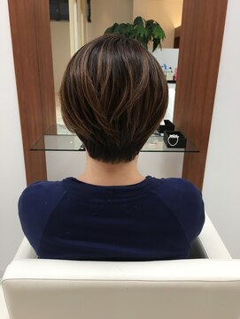 ハロースタイリスト 荒井東店(hello stylist) 丸みショート