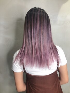 メリー(merry craftsman's factory) ピンクベージュバレイヤージュハイライトグレージュ